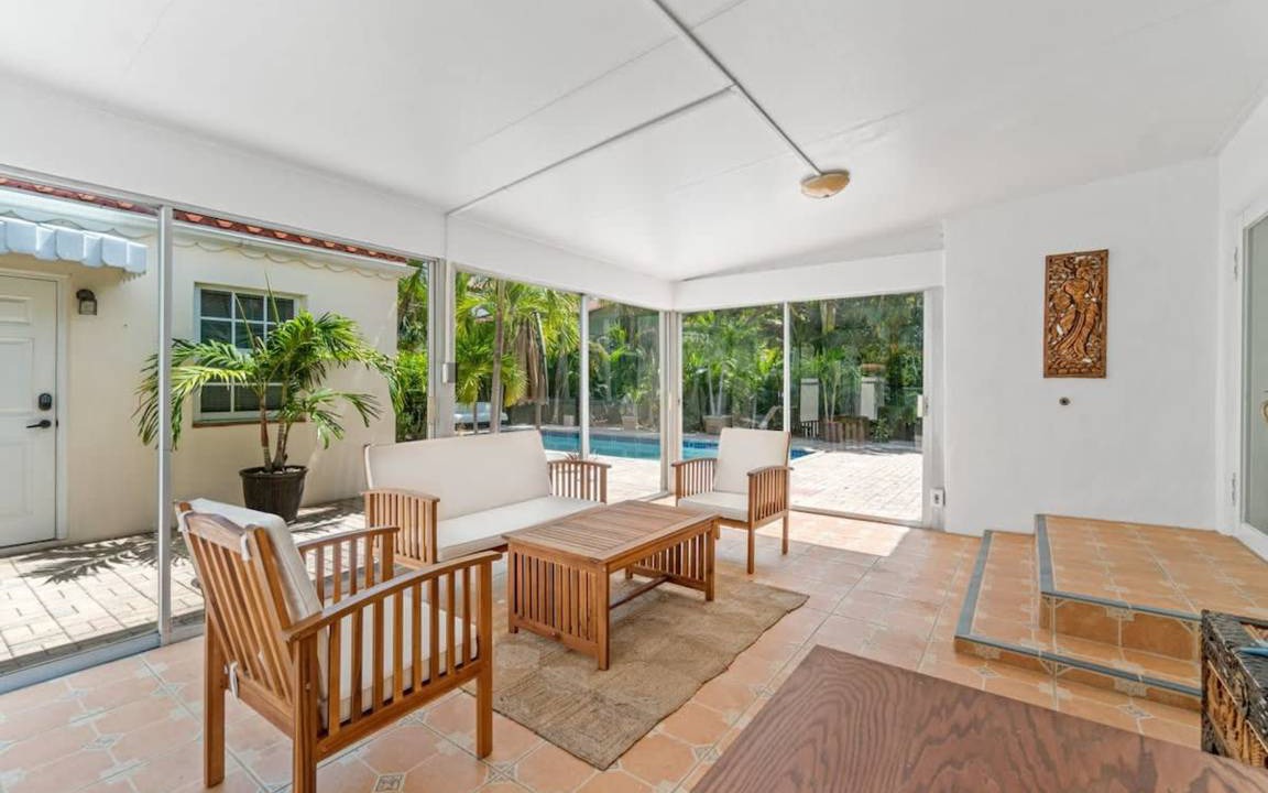 Photo of Livingroom in Northwood Shores