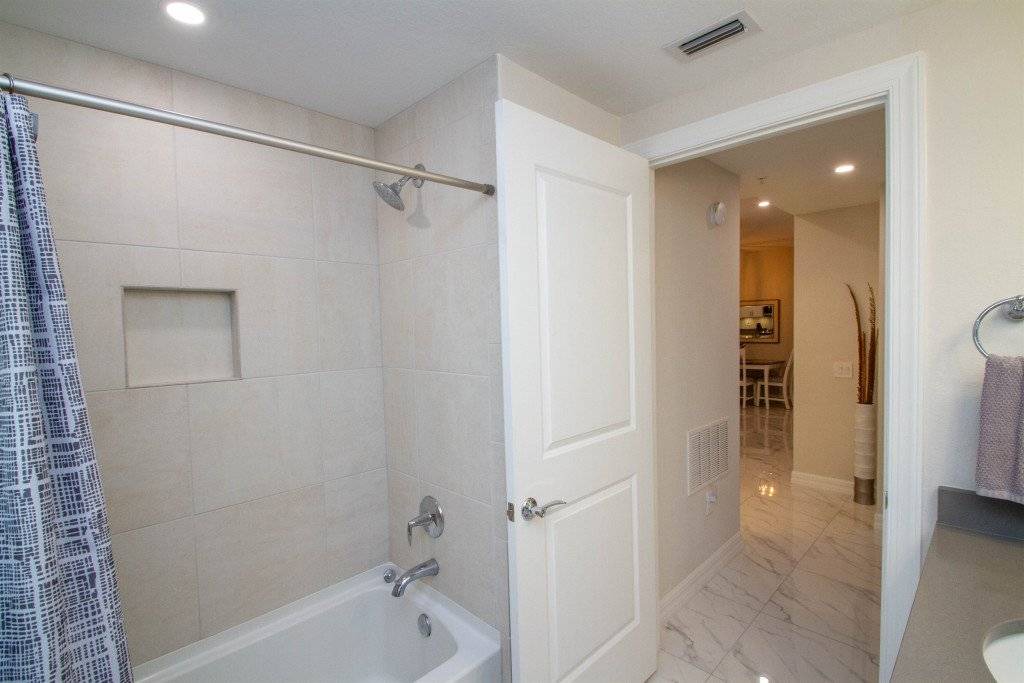 Photo of Bathroom in Naples