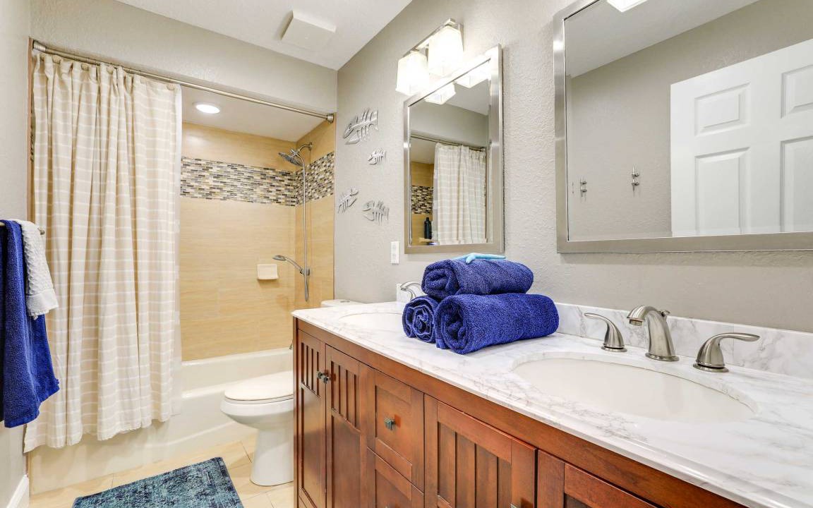 Photo of Bathroom in Causeway Isles