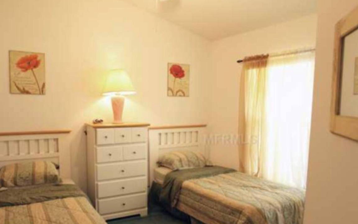 Photo of Bedroom in Crescent Lakes