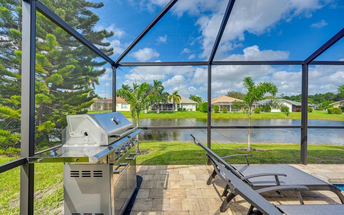 Photo of Patio Balcony in Crown Pointe