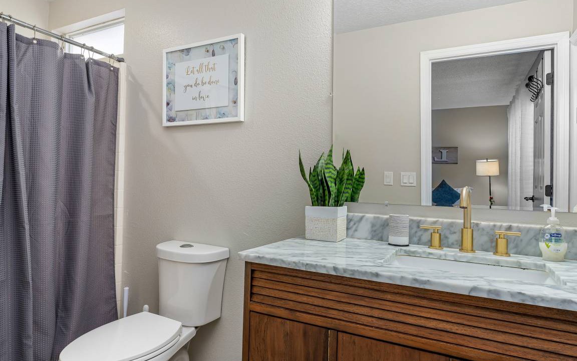 Photo of Bathroom in Lake Berkley
