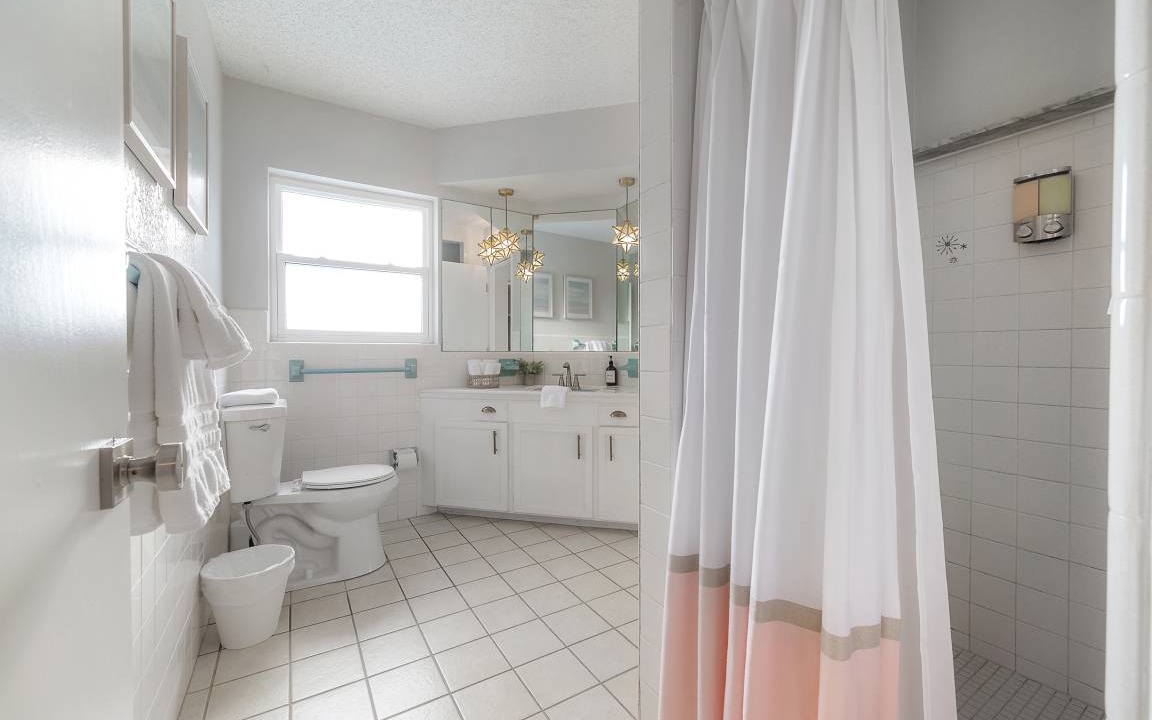 Photo of Bathroom in Largo