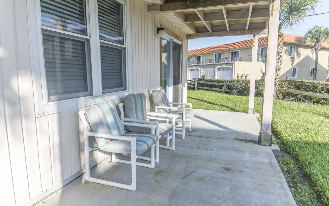 Photo of Patio Balcony in Surfcrest Village