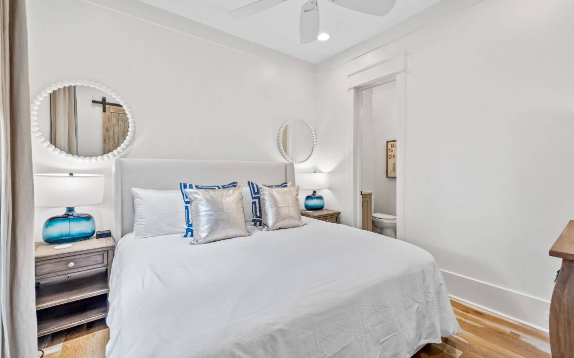 Photo of Bedroom in Gulf District
