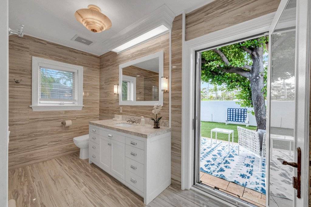 Photo of Bathroom in Harbor Beach