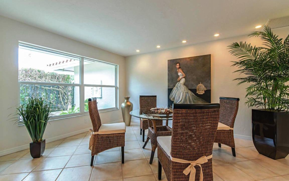 Photo of Livingroom in Park Shore