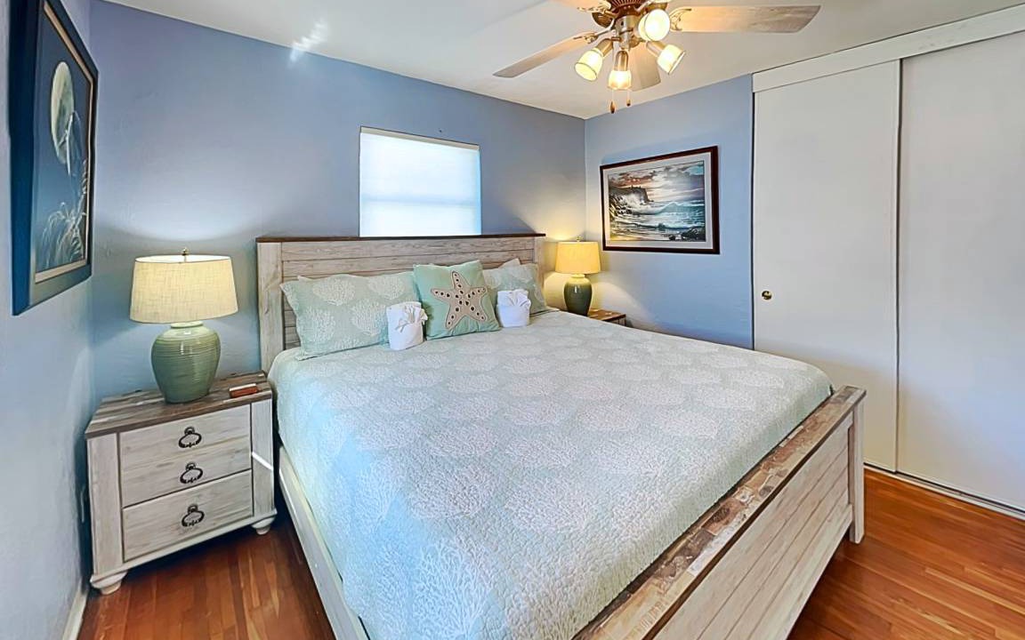 Photo of Bedroom in Plaza Shores
