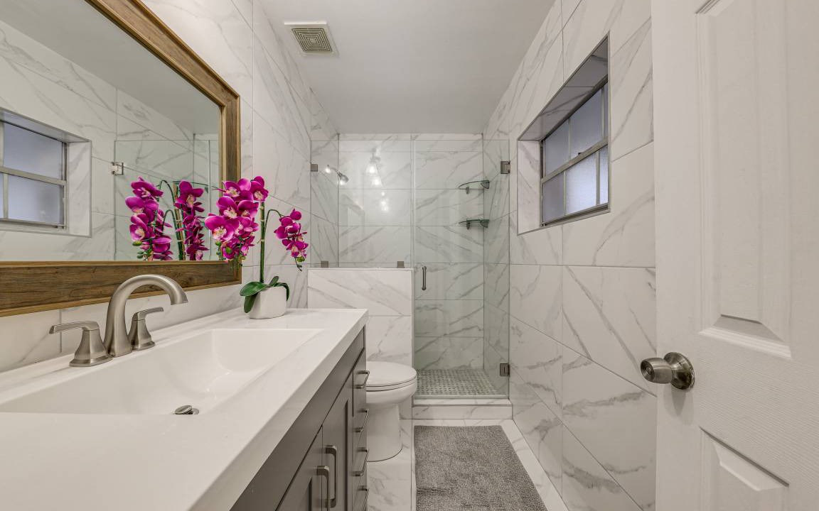 Photo of Bathroom in Sandalfoot Cove