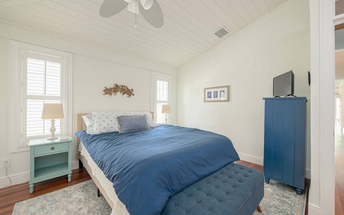 Photo of Bedroom in Bokeelia