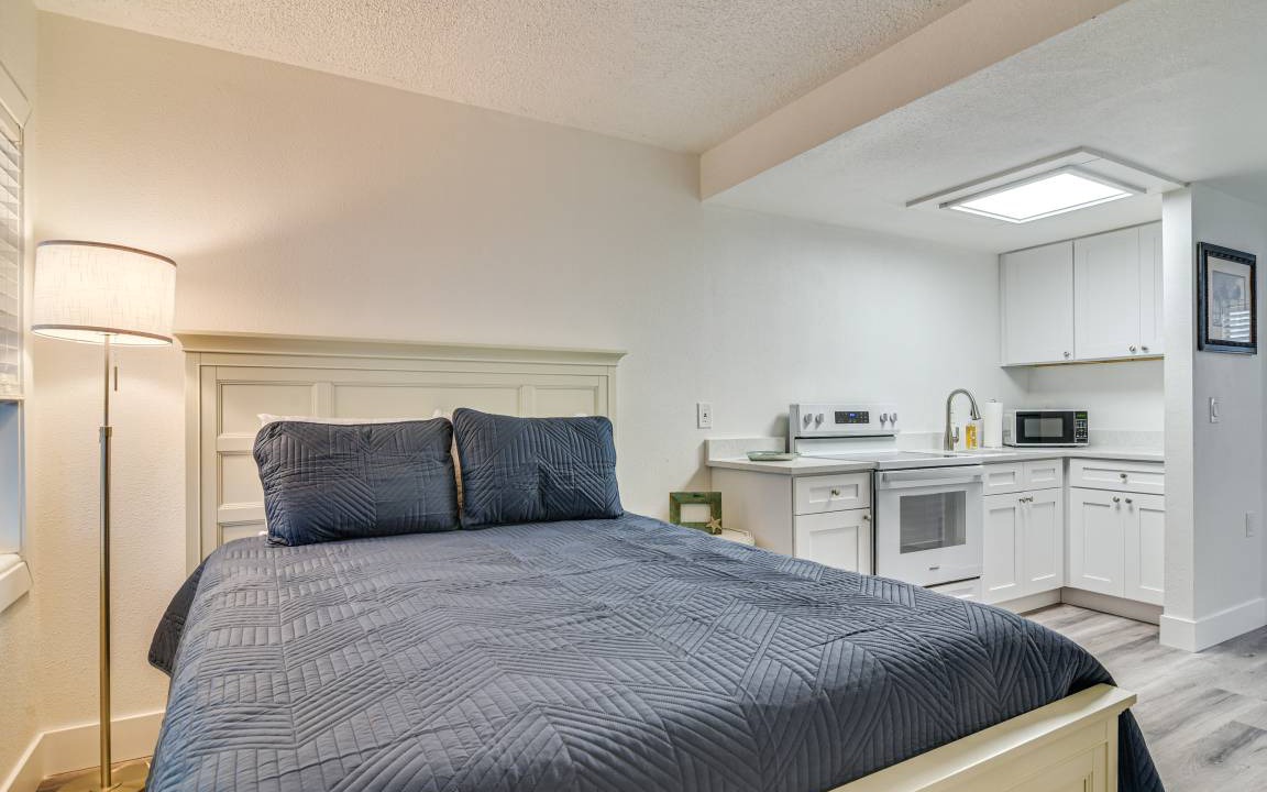 Photo of Bedroom in Pass-a-Grille Historic District