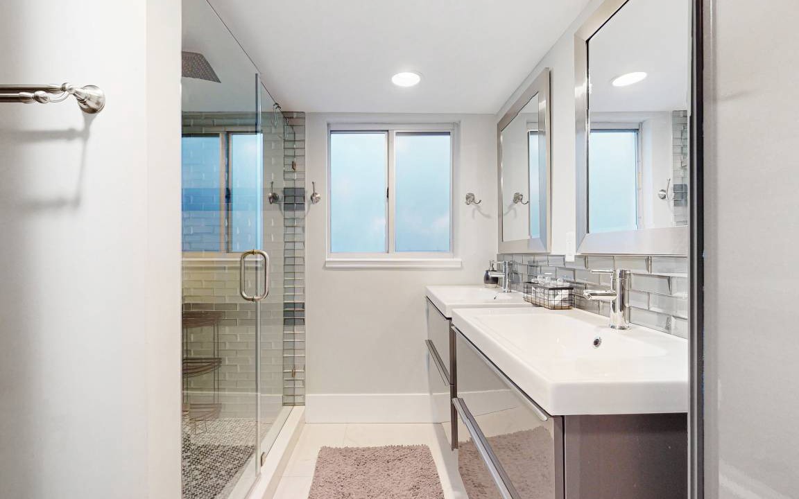 Photo of Bathroom in Isles of Capri