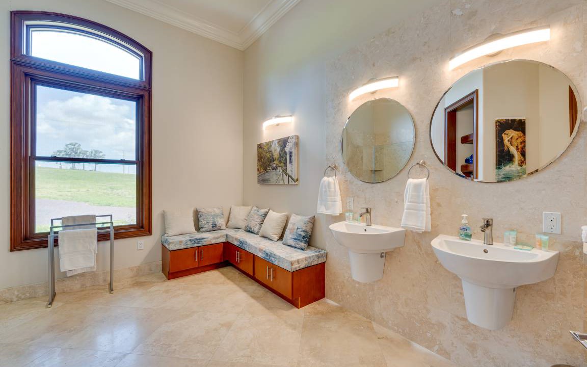 Photo of Bathroom in Groveland