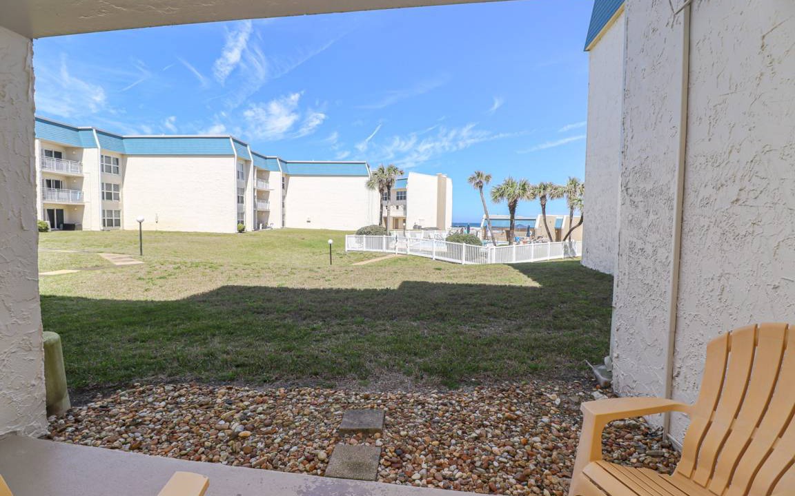 Photo of Patio Balcony in Crescent Beach