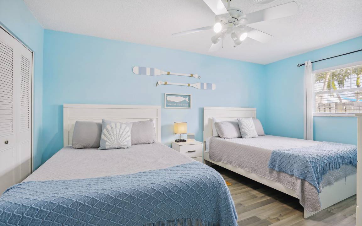 Photo of Bedroom in Beach Club Colony