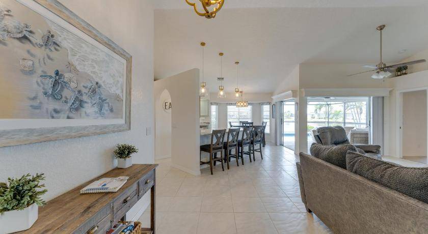 Photo of Livingroom in Burnt Store Isles
