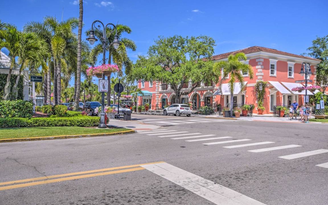 Photo of Others in Old Naples