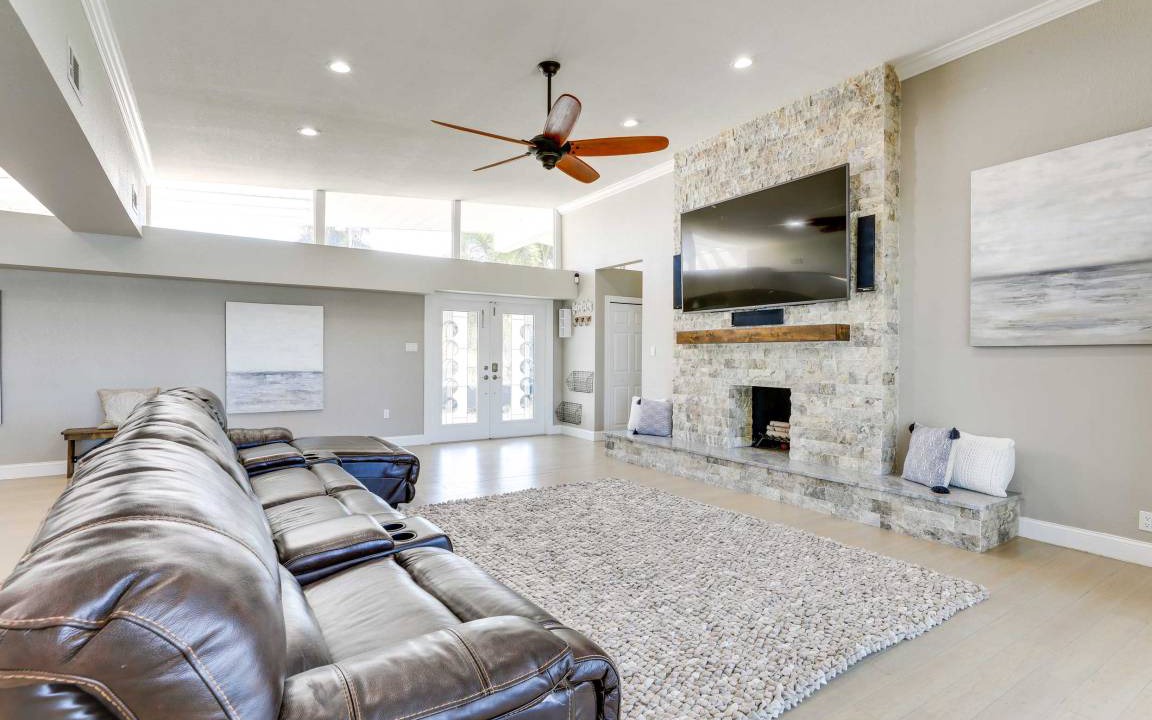 Photo of Livingroom in Causeway Isles