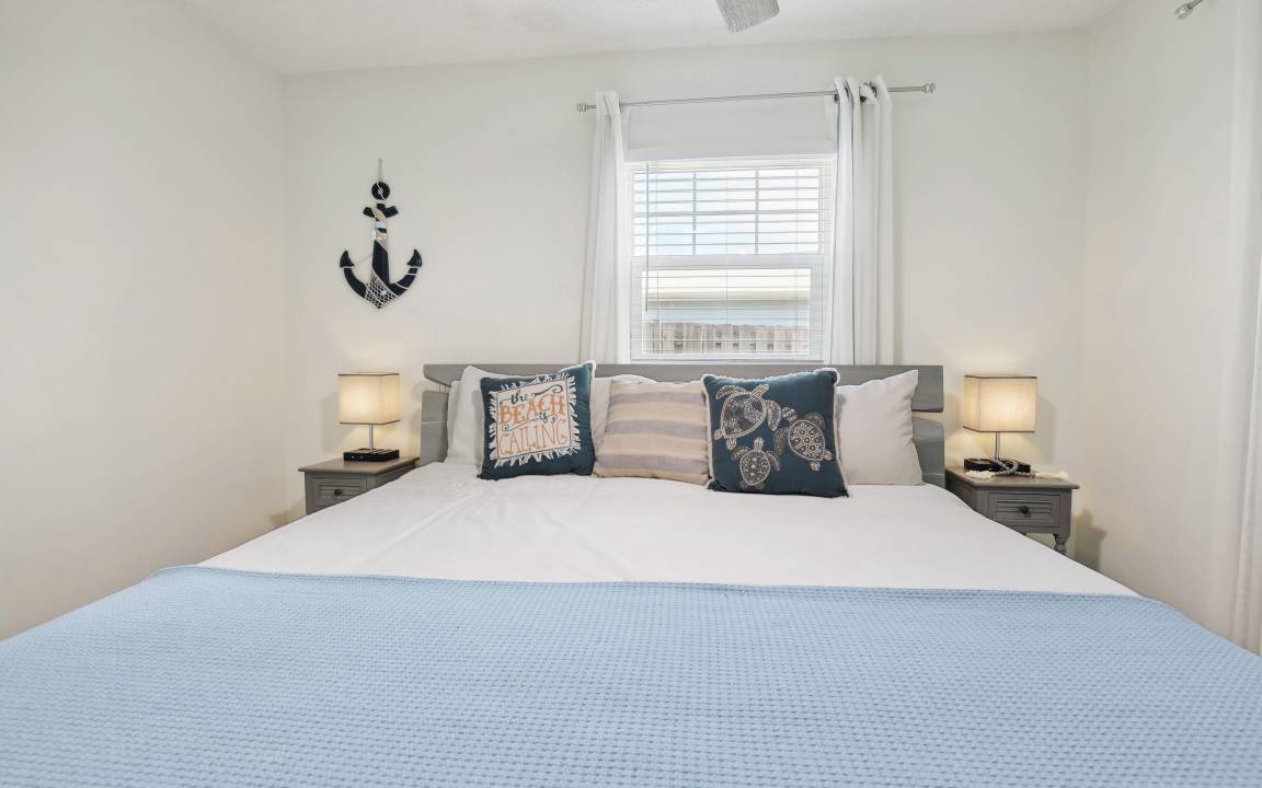 Photo of Bedroom in Beach Club Colony