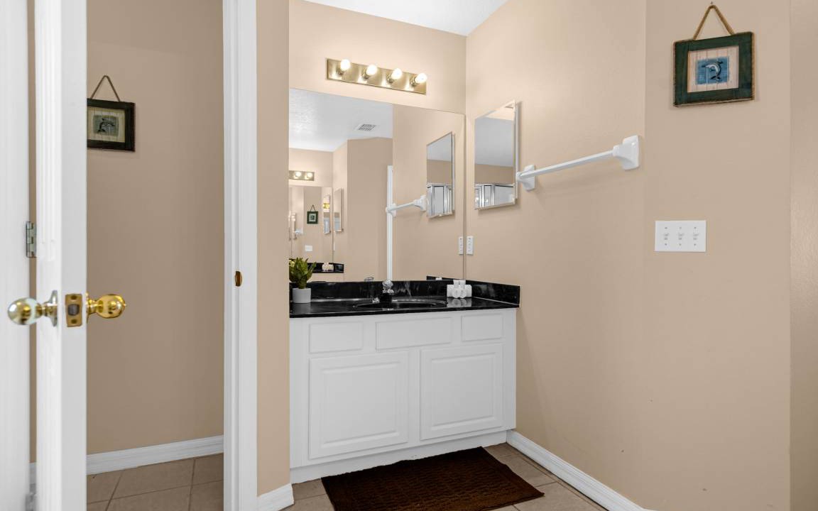 Photo of Bathroom in Crescent Lakes
