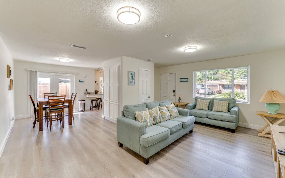 Photo of Livingroom in Greenbriar Estates