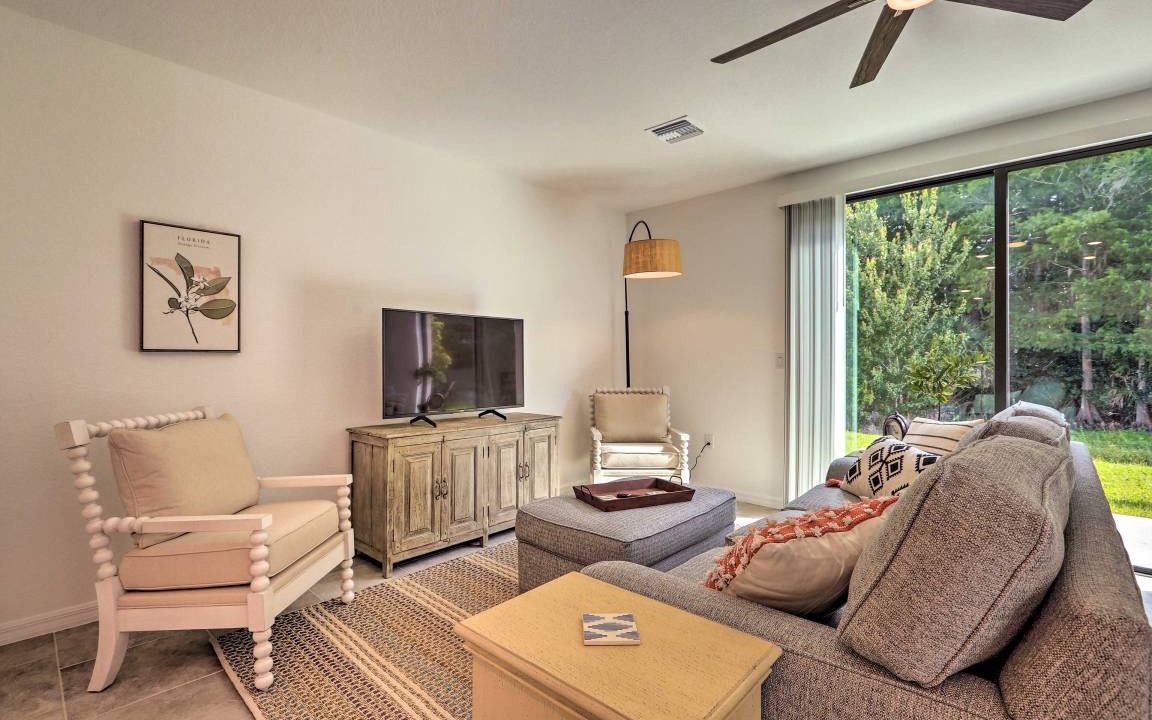 Photo of Livingroom in River Hall