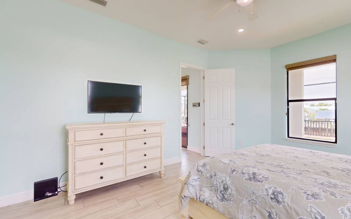 Photo of Bedroom in Bokeelia