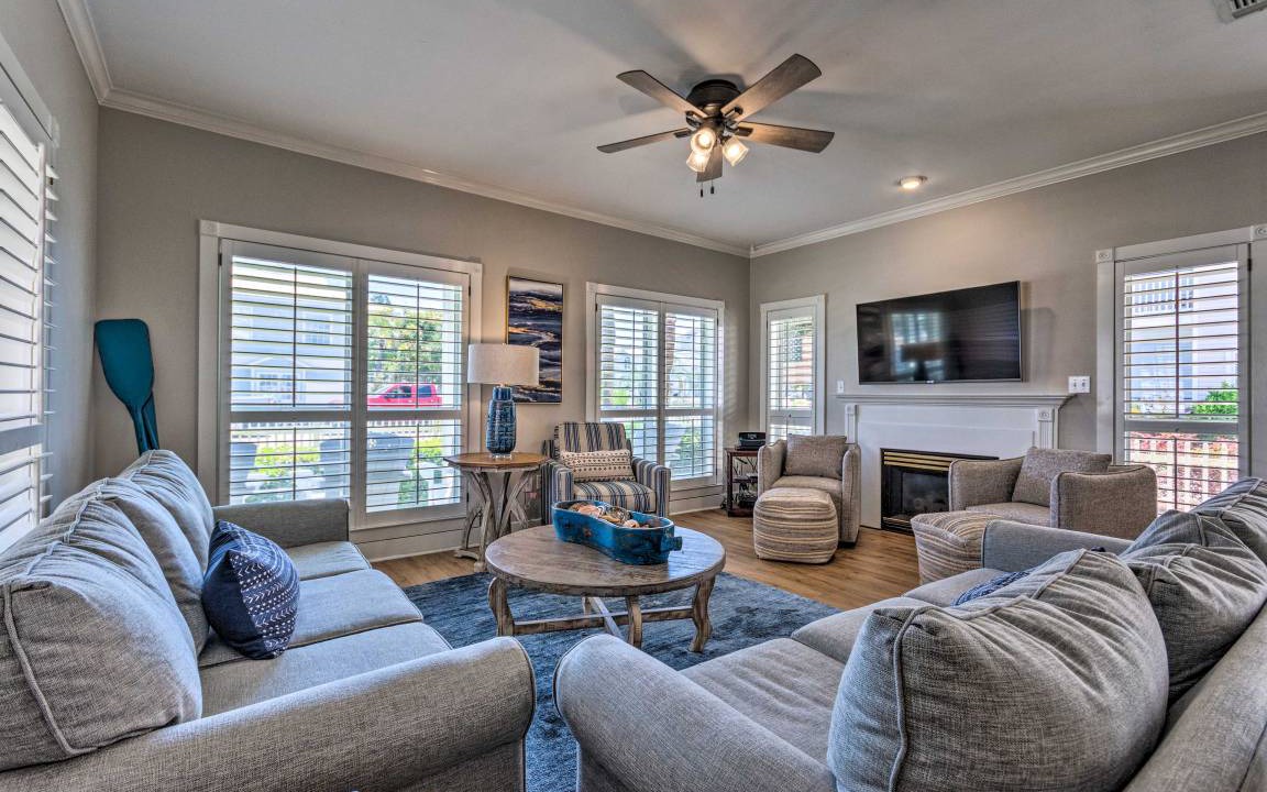 Photo of Livingroom in Crystal Shores