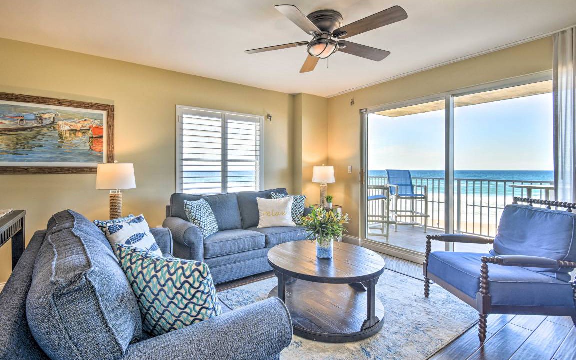 Photo of Livingroom in Seawinds Condo