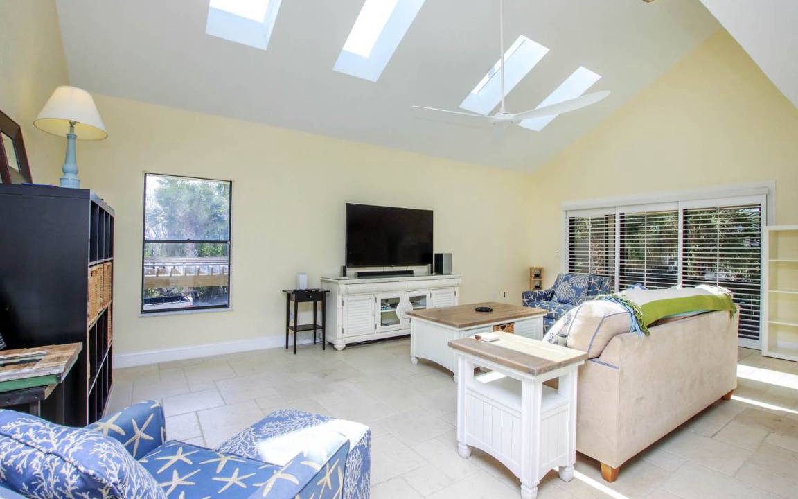 Photo of Livingroom in Captiva