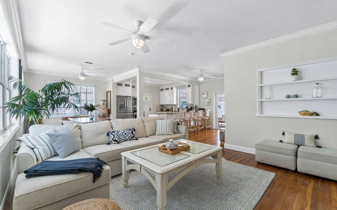 Photo of Livingroom in Northwood Shores