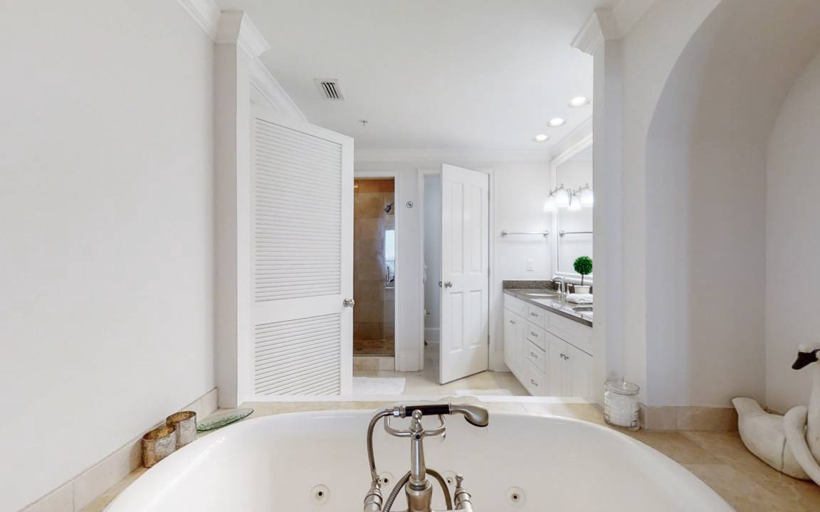 Photo of Bathroom in Fernandina Beach