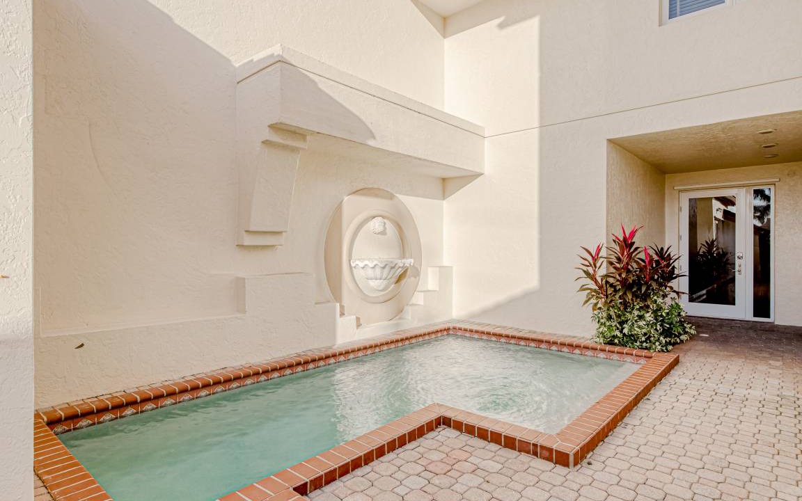 Photo of Patio Balcony in Highland Beach