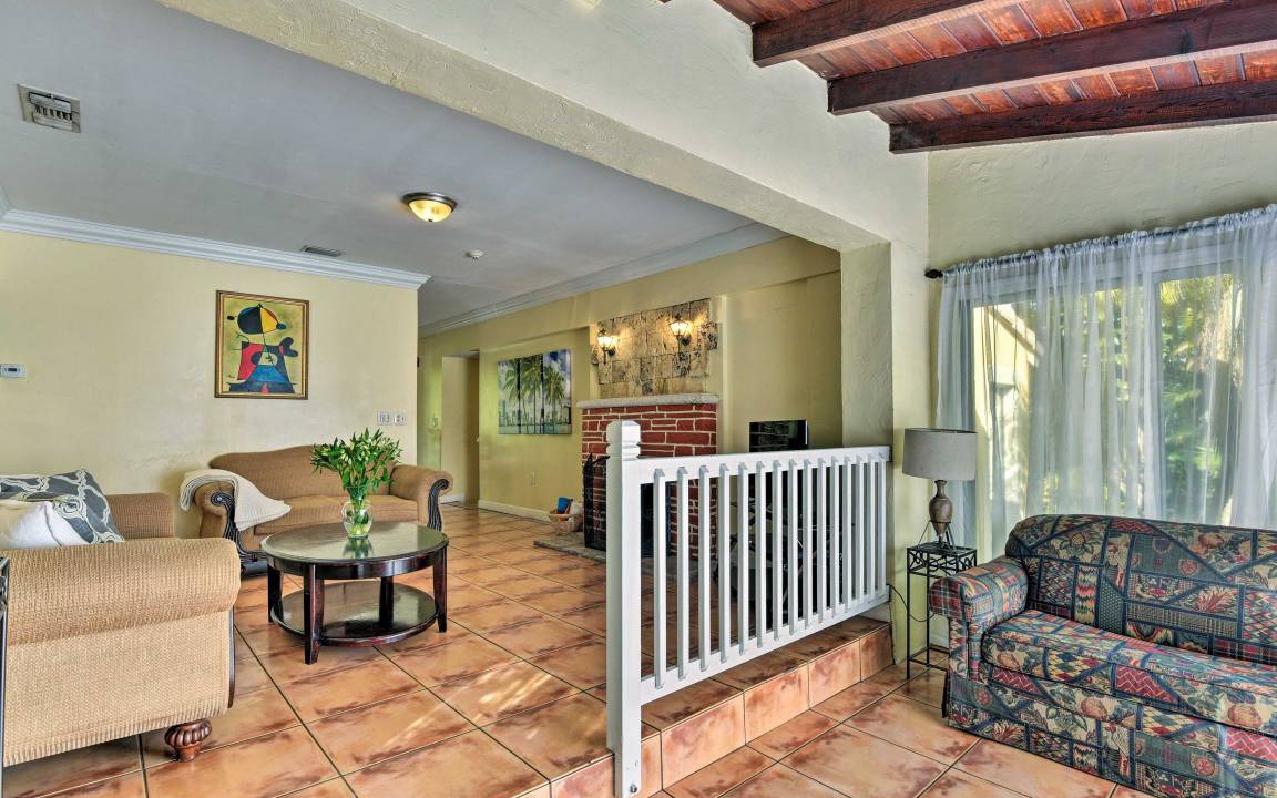 Photo of Livingroom in Miami Springs