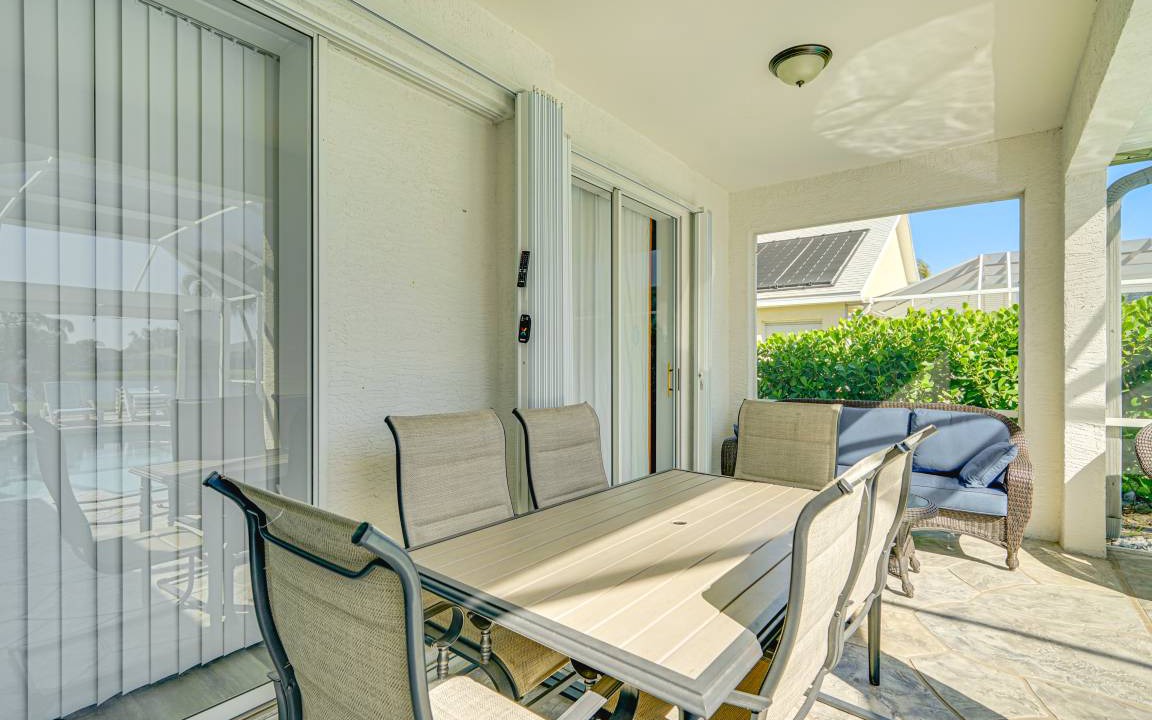 Photo of Patio Balcony in Beachwalk Isles