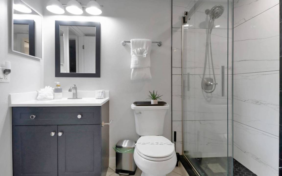 Photo of Bathroom in Edgewood