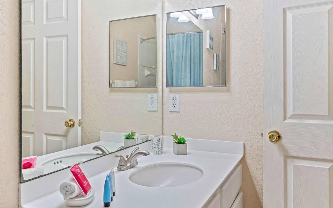 Photo of Bathroom in Bahama Bay