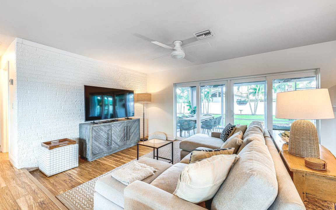 Photo of Livingroom in Hunt Club
