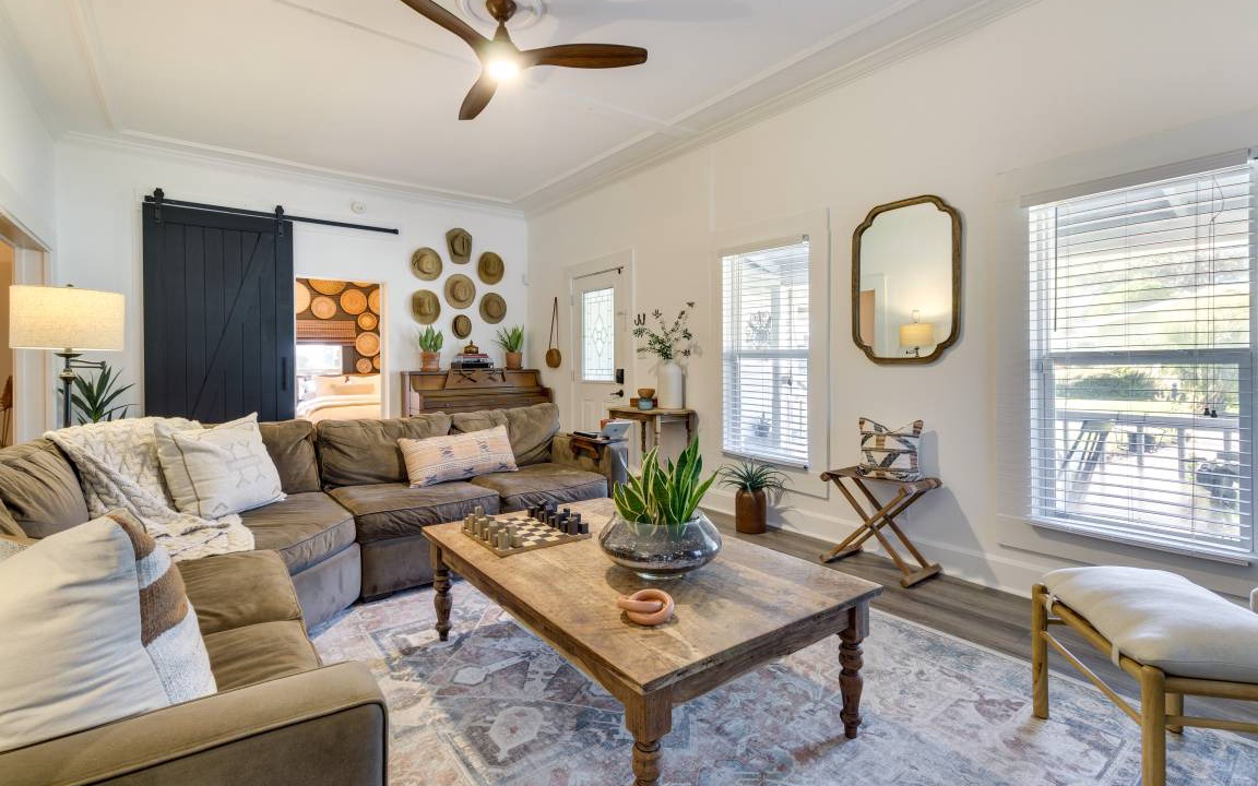Photo of Livingroom in Winter Garden