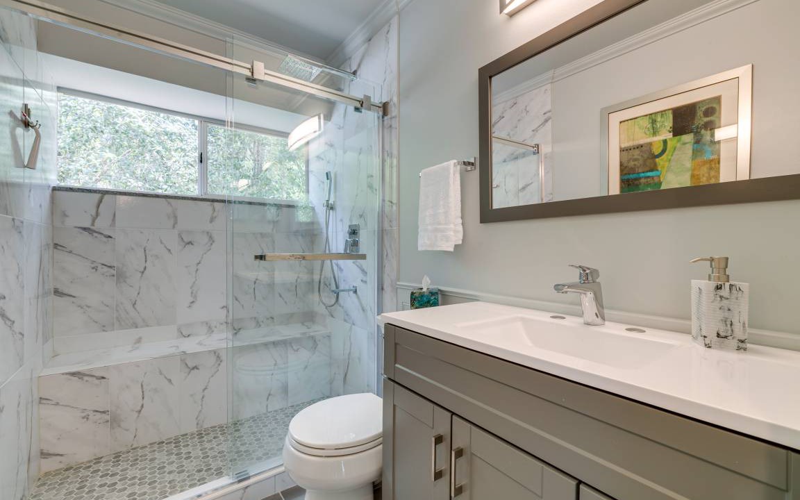 Photo of Bathroom in Berkeley Manor