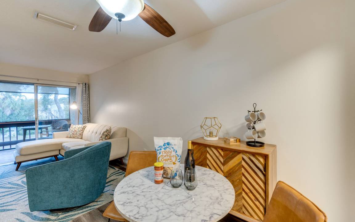 Photo of Livingroom in Gulf Gate Estates