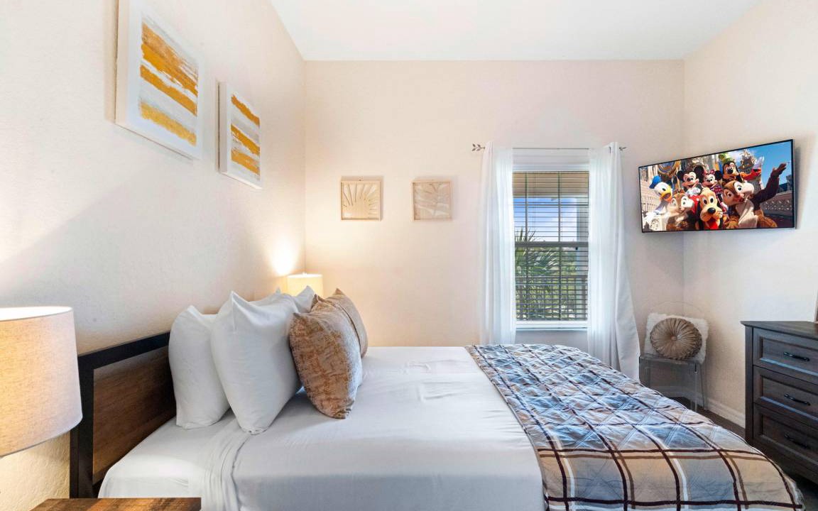 Photo of Bedroom in Bahama Bay