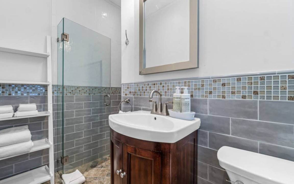 Photo of Bathroom in Northwood Shores