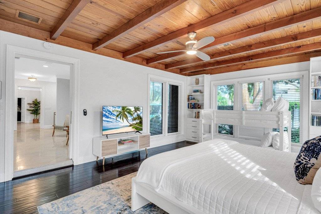 Photo of Bedroom in Harbor Beach