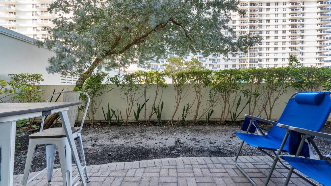 Photo of Patio Balcony in Hollywood South Central Beach