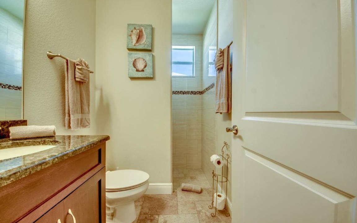 Photo of Bathroom in Pelican