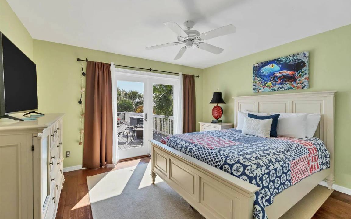 Photo of Bedroom in Palm Island