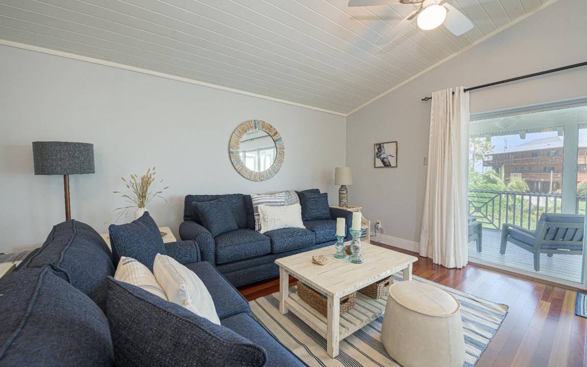 Photo of Livingroom in Bokeelia