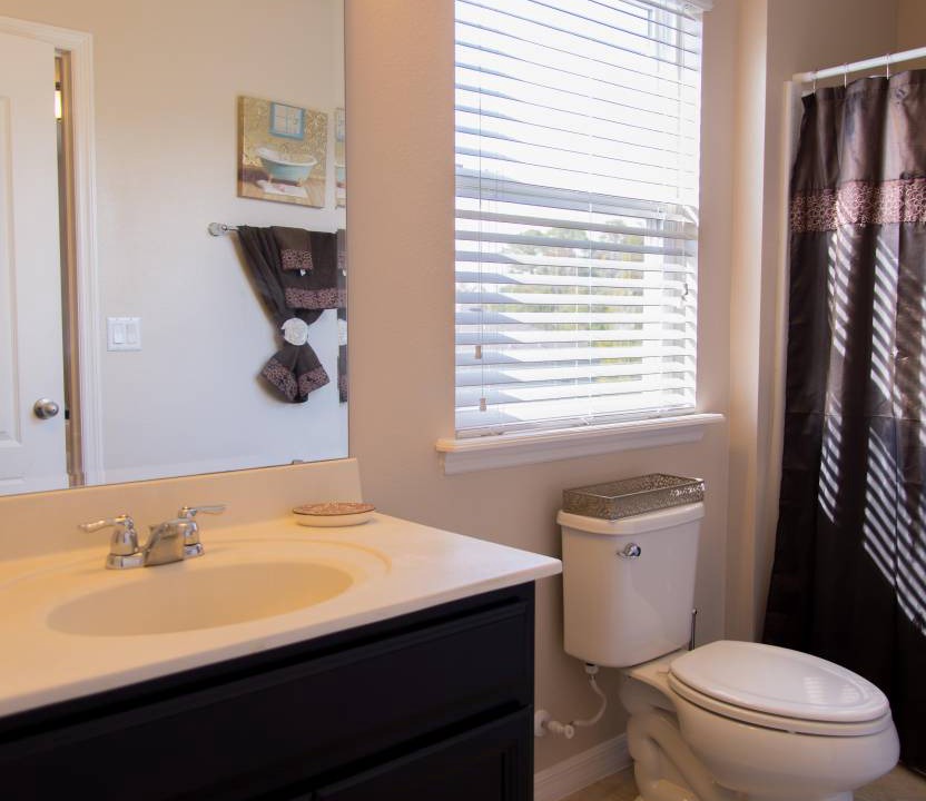 Photo of Bathroom in Trafalgar Village
