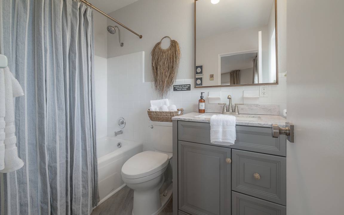 Photo of Bathroom in Largo